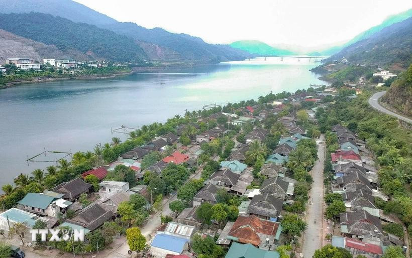 Vietnam's record set for White Thai stilt houses in Muong Lay, Dien Bien province. (Photo: VNA)