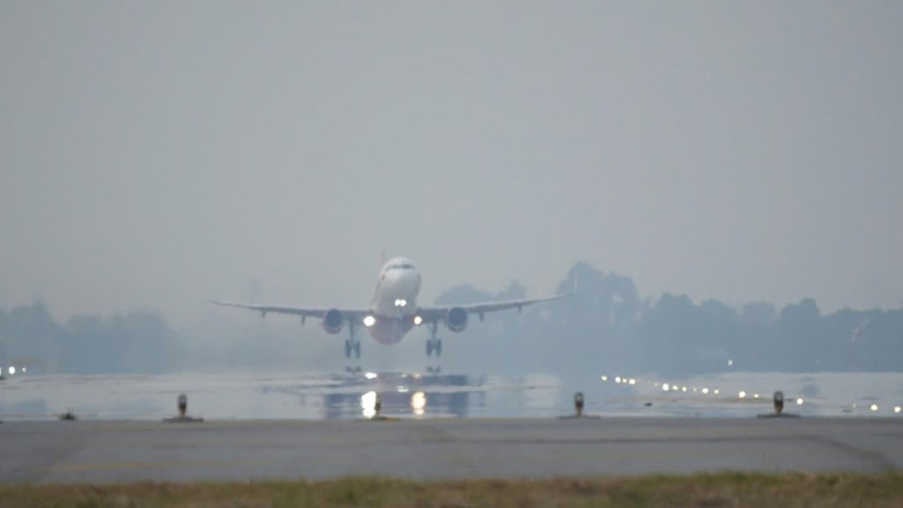 Vietjet flight lands safely amid adverse weather (Photo: VNA)