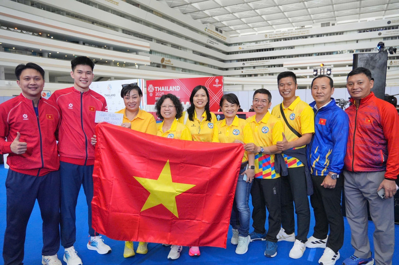 The joy of the Vietnamese karate team (Photo: VNA)