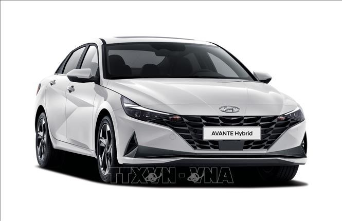 Hyundai unveils its new Avante Hybrid model in Seoul, the Republic of Korea, on August 13, 2020. (Photo: Yonhap/VNA)