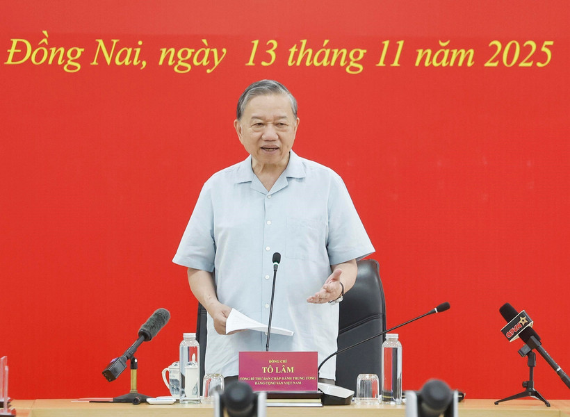 Party General Secretary To Lam speaks at a working session with Dong Nai province's representatives on the construction of the Long Thanh International Airport on November 13, 2025(Photo: VNA)