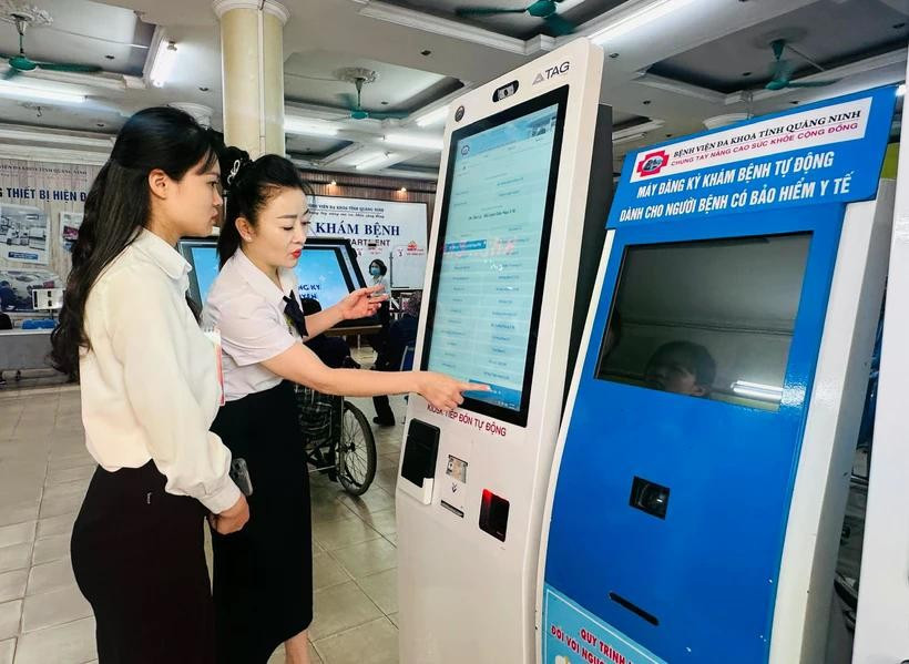 An automated patient registration kiosk at the Quang Ninh provincial General Hospital (Photo: VietnamPlus)