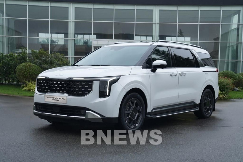 Kia New Carnival, a hybrid car model of THACO Auto (Photo: VNA)