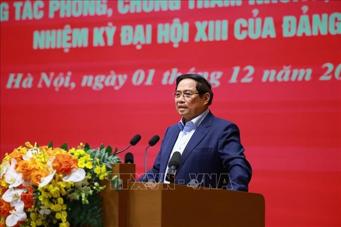 Prime Minister Pham Minh Chinh addresses the conference of the Government Party Committee on December 1. (Photo: VNA)