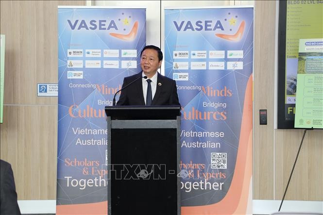 Deputy Prime Minister Tran Hong Ha speaks at the Science and Technology Dialogue Forum and the launch of the VietNEST Vietnamese-language learning platform. (Photo: VNA)