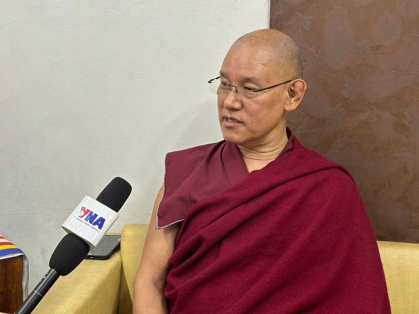 Venerable Shartse Khensur Rinpoche Jangchup Choeden, Secretary General of the International Buddhist Confederation (IBC), grants an interview to the Vietnam News Agency (Photo: VNA)