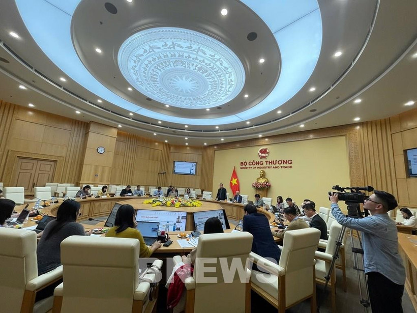 The conference held in Hanoi on November 21 to implement the national logistics development strategy for 2025-2035, with a vision to 2050. (Photo: VNA)