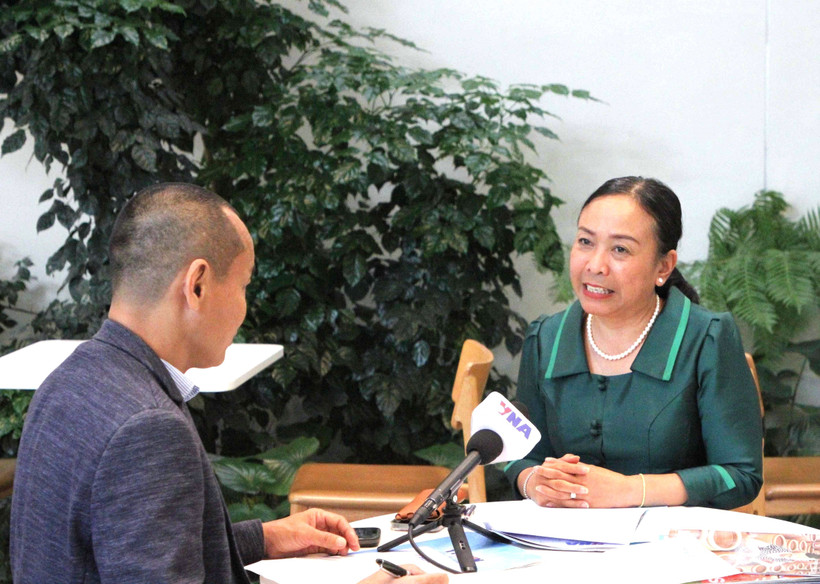 Chey Beaupha, Vice President of the Cambodia- Vietnam Alumni Association (CAVA) grants interview to the Vietnam News Agency. (Photo: VNA)