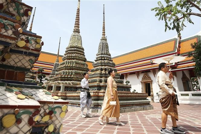 Tourists visit Bangkok, Thailand. (Photo: Xinhua/VNA)