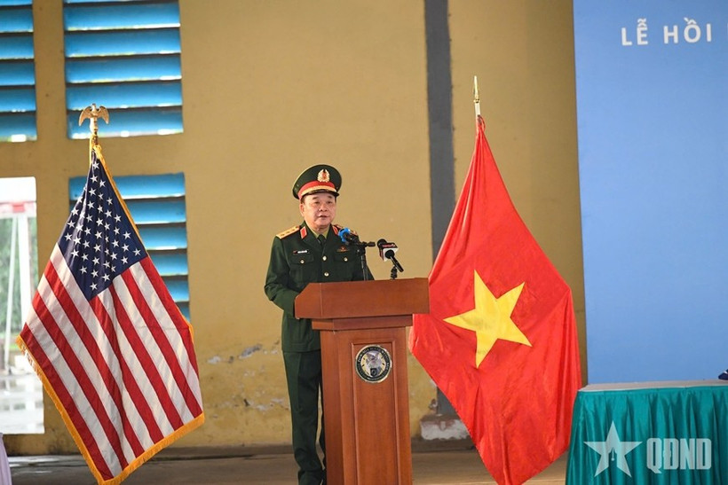 Vietnamese Deputy Minister of National Defence Sen. Lieut. Gen. Hoang Xuan Chien speaks at the event. (Photo: VNA)