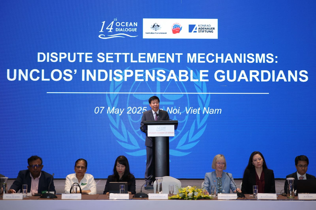 Deputy Minister of Foreign Affairs Nguyen Manh Cuong addresses the 14th Ocean Dialogue in Hanoi on May 7. (Photo: VNA)